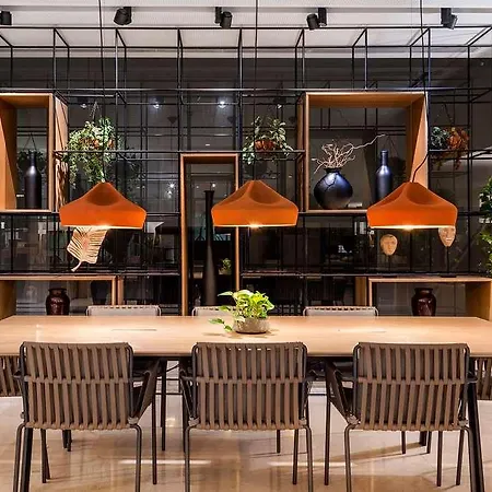 Отель The Level At Melia