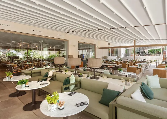 호텔 The Level At Melia 4*